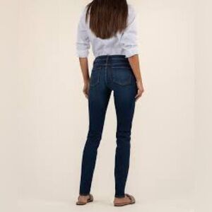 LIKE NEW Kut from the Kloth Kurvy Diana Skinny Jeans Denim Fall Winter Classic